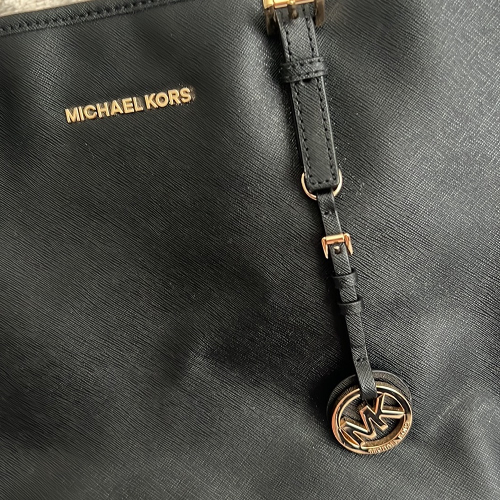 MICHAEL KORS • Saffiano Black Leather Tote Bag Purse - Picture 10 of 10